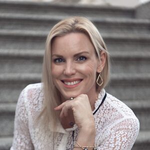 Julie Luxtrum